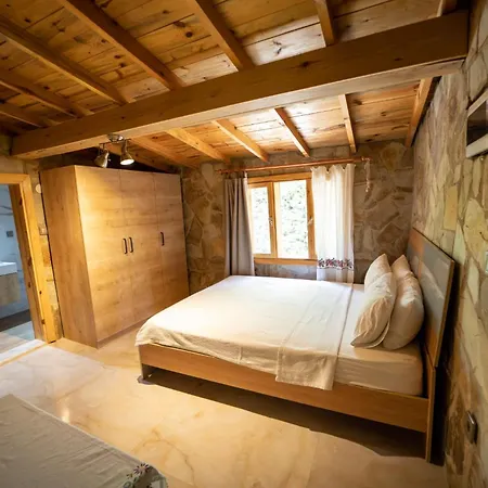 Couette-café Dutlu Tas Evleri 3*
