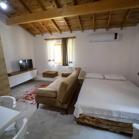 Couette-café Dutlu Tas Evleri Soğucak